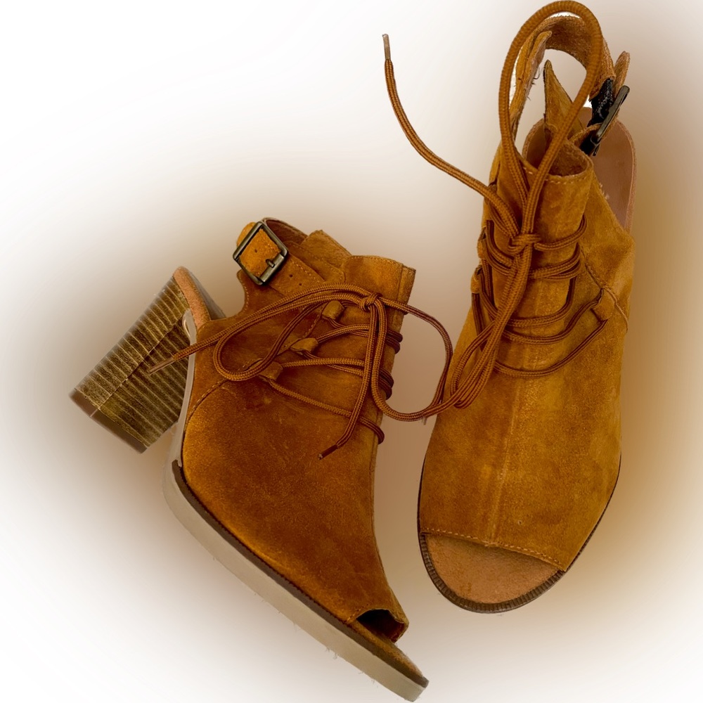 Bella Vita from Nordstrom peep toe block heel size 7.5